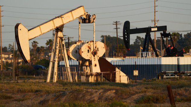 Петролът поскъпна над 105 долара за барел тъй като инвеститорите