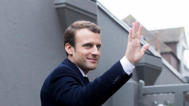 Лидерът на движението Напред и кандидат за президент на Франция след като гласува в Льо Туке на балотажа на 7 май 2017. Photographer: Christophe Morin/Bloomberg