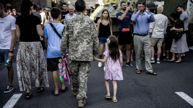 Украинските лидери отпразнуваха освобождаването на десетки нейни войници които преди
