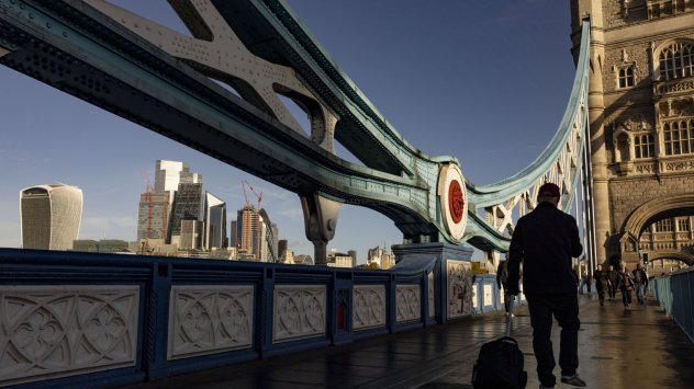 Тази година беше изпълнена с драматични събития за британските пазари Икономиката