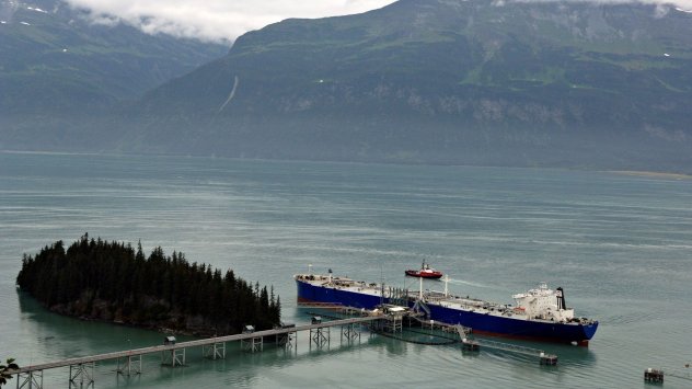 Петролната индустрия на Аляска дължи много на чуждестранните си противници