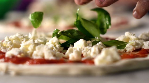 Наслаждаването на едно от класическите италиански ястия вече е станало