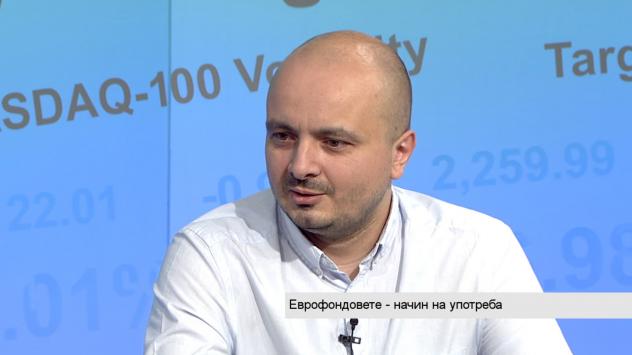 Доц. Александър Ганчев, преподавател на финанси в Стопанска академия - Свищов. Снимка: Bloomberg TV Bulgaria