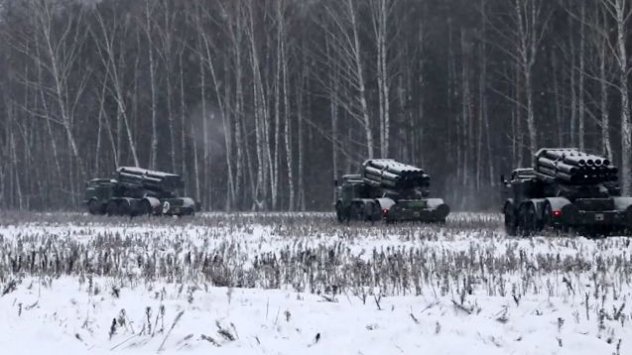 Рублата падна най много от близо две години в петък след