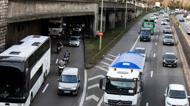Пазарът на петрол крещи на потребителите да овладеят потреблението на