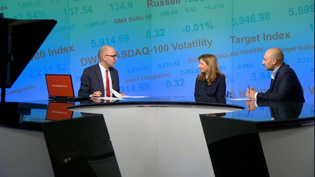 Георги Ауад, директор на агенцията за медийни анализи Perceptica; Елена Матеева, член на борда на директорите на Българското дружество за връзки с обществеността и член на Европейската асоциация на комуникационните директори. Снимка: Bloomberg TV Bulgaria