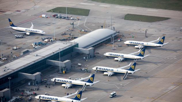 Самолети на Ryanair на летище Станстед. Photographer: Simon Dawson/Bloomberg