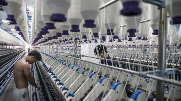 Икономиката на Китай показа смесено възстановяване през май като промишленото