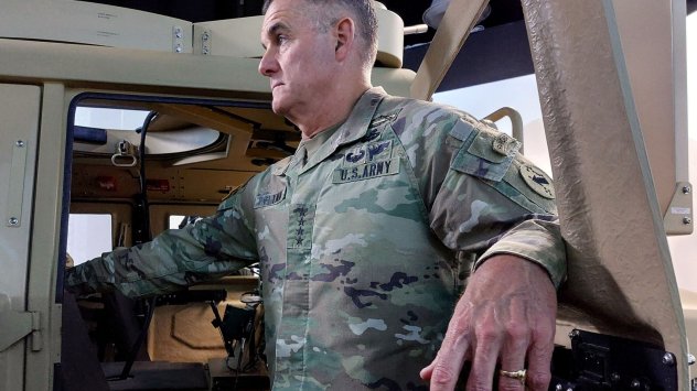 Генерал Чарлз Флин в гарнизона на американската армия "Хъмфрис", южно от Сеул, на 6 април. Снимка: Джон Херсковиц/Bloomberg