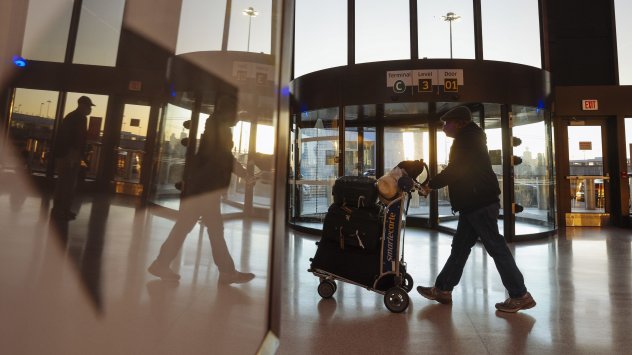 Европейският съюз връща ограничителните мерки за пътуване към САЩ