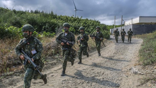 Докато председателят на Камарата на представителите на САЩ Нанси Пелоси