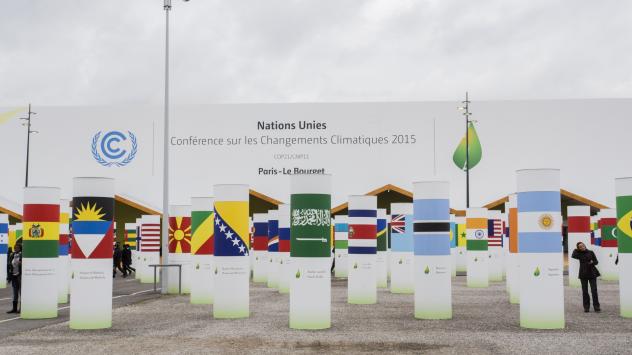 Националните флагове на страните-участнички в COP21. Париж, 1 декември 2015. Photographer: Christophe Morin/Bloomberg
