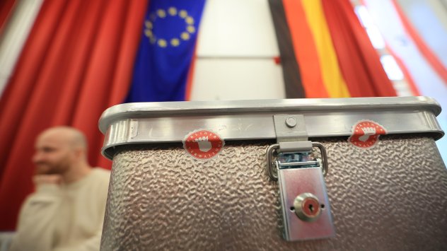 Фючърсите върху DAX и еврото поскъпват след изборите в Германия