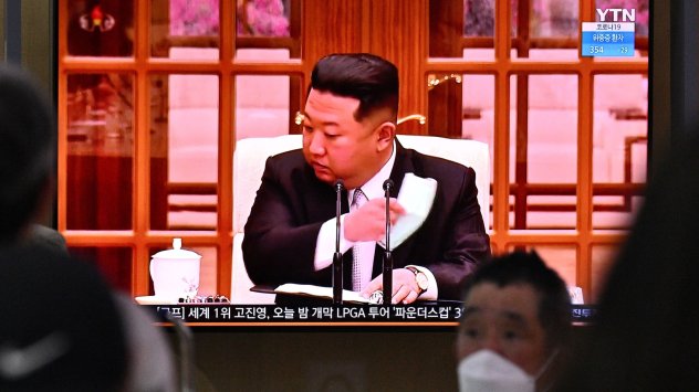 Ким Чен Ун мобилизира севернокорейската армия за да помогне в