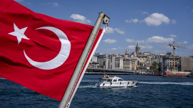 Турция и Обединените арабски емирства подписаха в сряда споразумения за