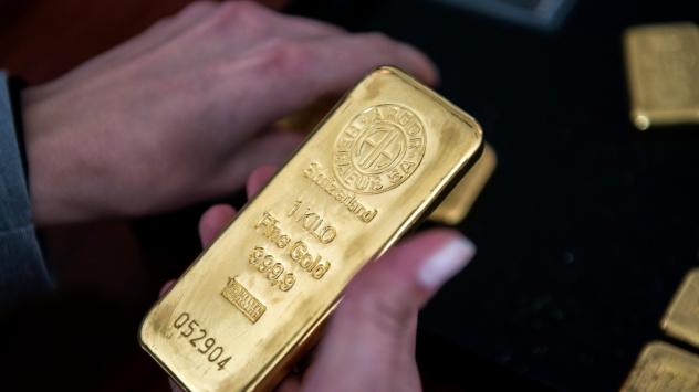 Кюлче злато от 1кг. с печат на Argor-Heraeus SA, Будапеща, Унгария, 10 март 2016. Снимка: Akos Stiller/Bloomberg