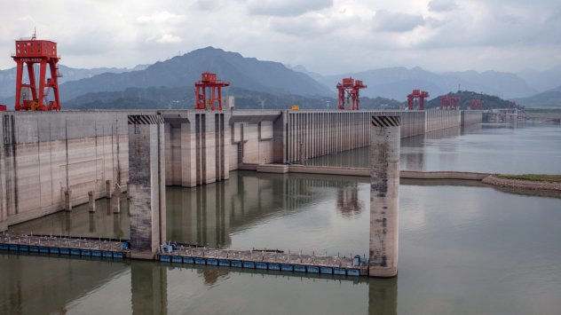 Фабричната активност в Китай се сви през август за втори