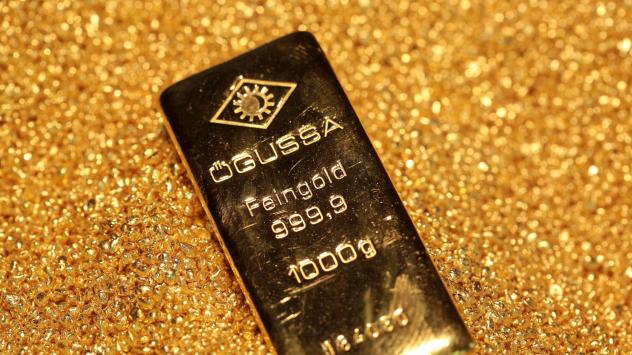  Златно кюлче от 1кг - Photographer: Lisi Niesner/Bloomber