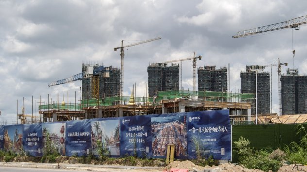 Луси Уан се намира в острия край на кризата която прониква