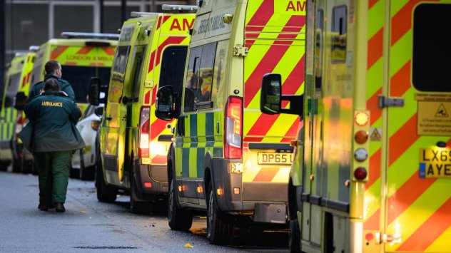 Списъците на чакащите в болниците се увеличават В аптеките липсват