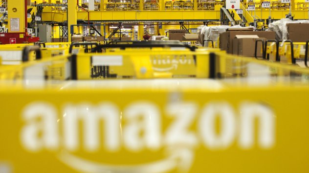 Платформата за онлайн търговия Amazon беше обвинена, че потенциално заблуждава