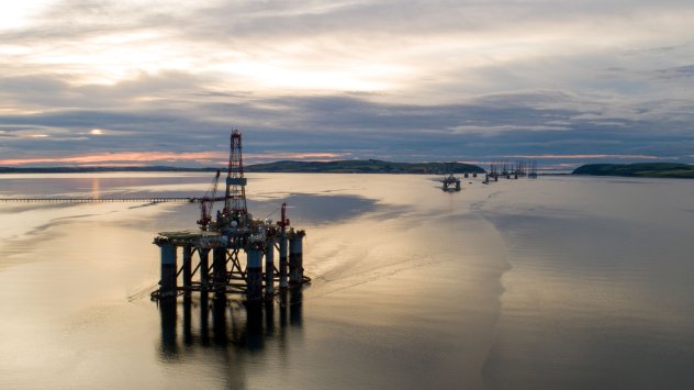 Цените на петрола които се покачиха с 50 през 2021