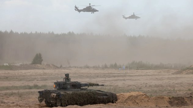 Германската армия участва в учения на НАТО в Пабраде, Литва, през май.Фотограф: Андрей Рудаков/Bloomberg