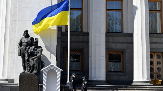 В неделя правителството е наредило на членовете на семействата на