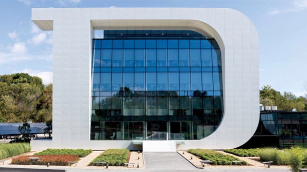 Основана през 2006 г в град Варна днес Дентапрайм оперира