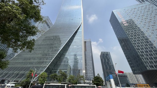 Evergrande избегна банкрут засега с плащане в последната минута