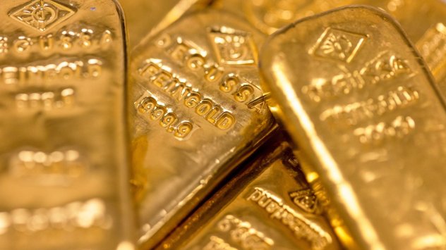 В края на първата половина на годината златото е поставено