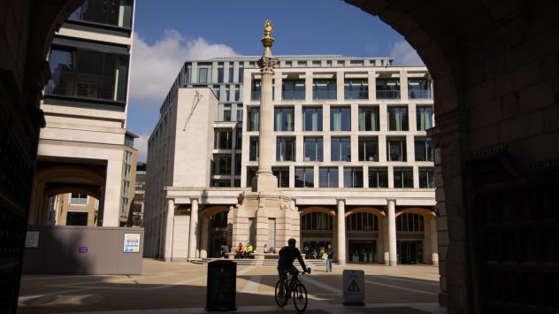 Microsoft Corp се съгласи да купи 4 дял в London