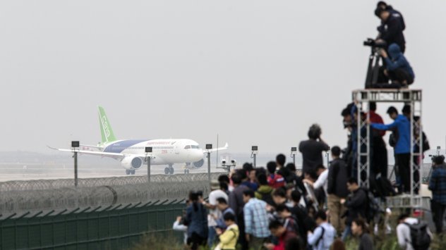 Китай официално сертифицира собствен модел самолети които трябва да се