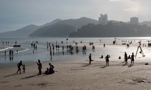 Пет приложения за пътувания, които ще ви спестят пари през лятото