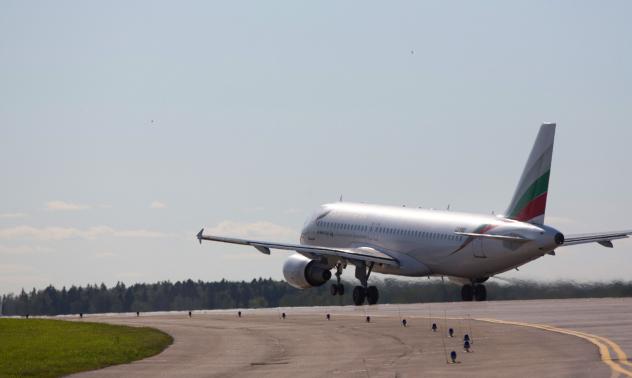 ЕК одобри мярка за 4.4 млн. евро за подкрепа на летищата в Бургас и Варна 