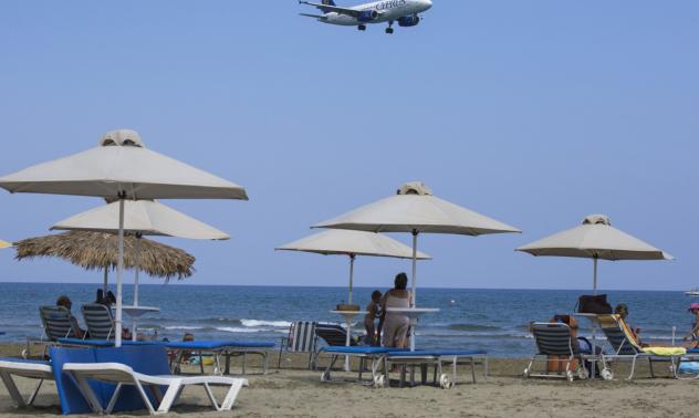 Българите влизат в Кипър само чрез "жълт лист" от 1-ви август