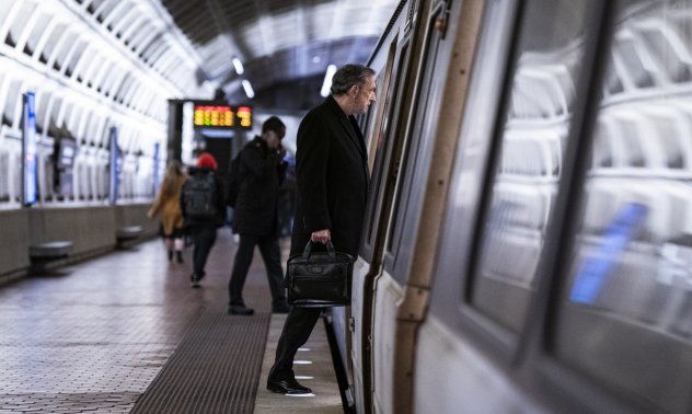 Тръмп все пак ще обезщетява федерални служители, които не искат да се върнат в офиса