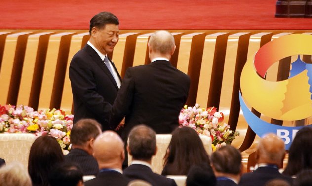 Си Дзинпин прекроява геополитическата карта
