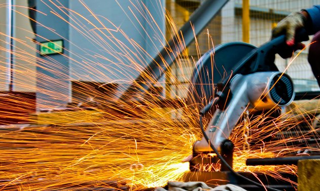 Ръст при акциите на металургичните компании в САЩ, спад при Tesla, GM и Ford