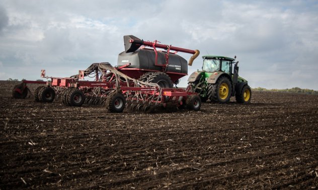 Пшеницата наближава двумесечен връх заради опасения, че войната в Украйна се засилва