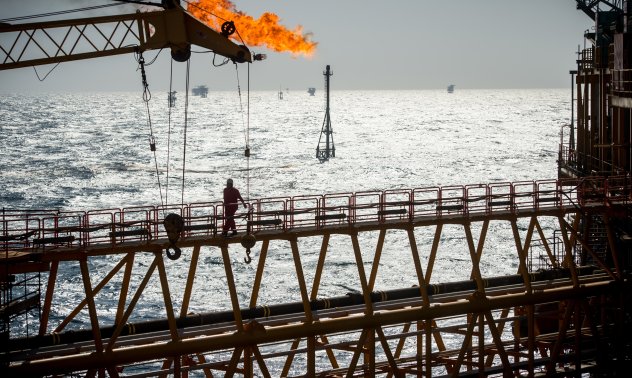 Ирак планира да намали до 20% факелното изгаряне на газ догодина, за да намали вноса