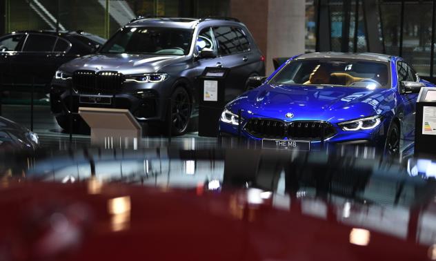 Продажбите на автомобили в Европа намаляват в разгара на втората вълна на Covid-19