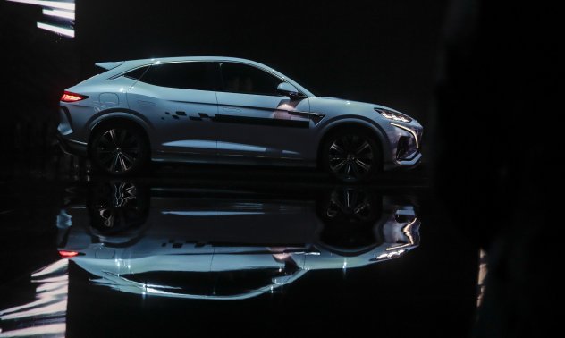 BYD се състезава за световния връх на пазар за електромобили