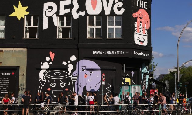 Парти + ваксина: германската клубна сцена е активна в борбата с ковид