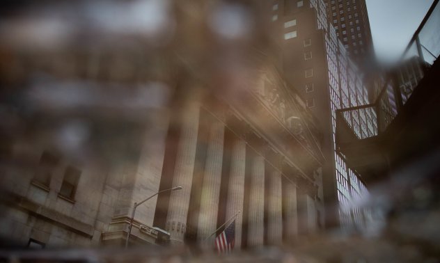 Бумът на инвестиционното банкиране на "Уолстрийт" се забавя заради войната