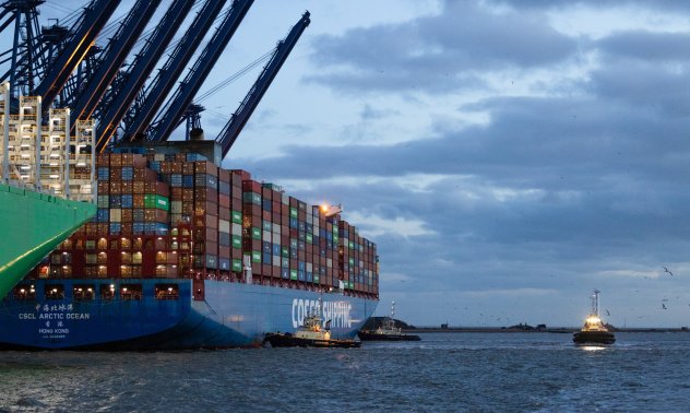 Милиардери се опитват да свалят компании от борсата на фона на пазарния хаос