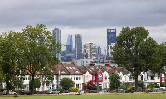Високите наеми в Лондон принуждават младите хора да напускат града