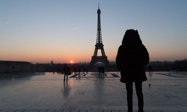 Париж вече усеща удара на отменените пътувания заради войната в Близкия изток