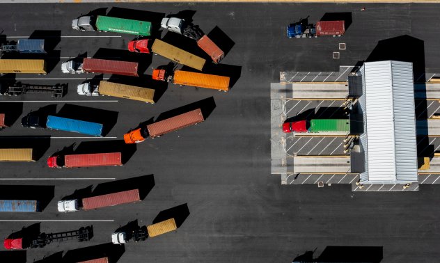 ОИСР предупреждава, че светът е изправен пред опасности от търговията до дълга