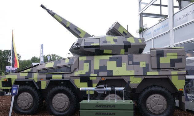 Банкерите се готвят за шеметен рестарт в опит да догонят целите на ЕС за отбраната